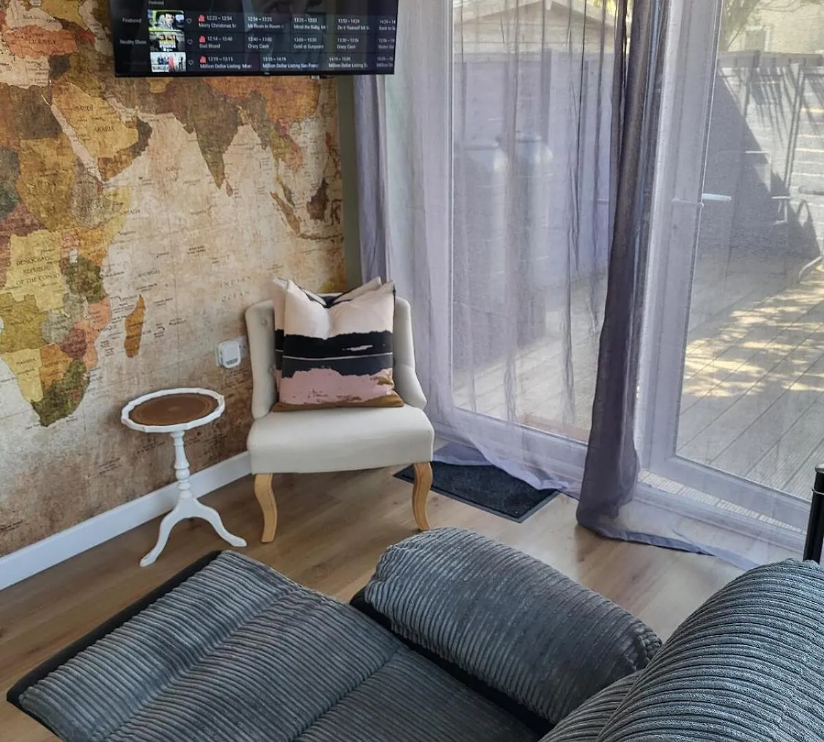 Modern One-Bed Flat With Patio Apartment Bournemouth