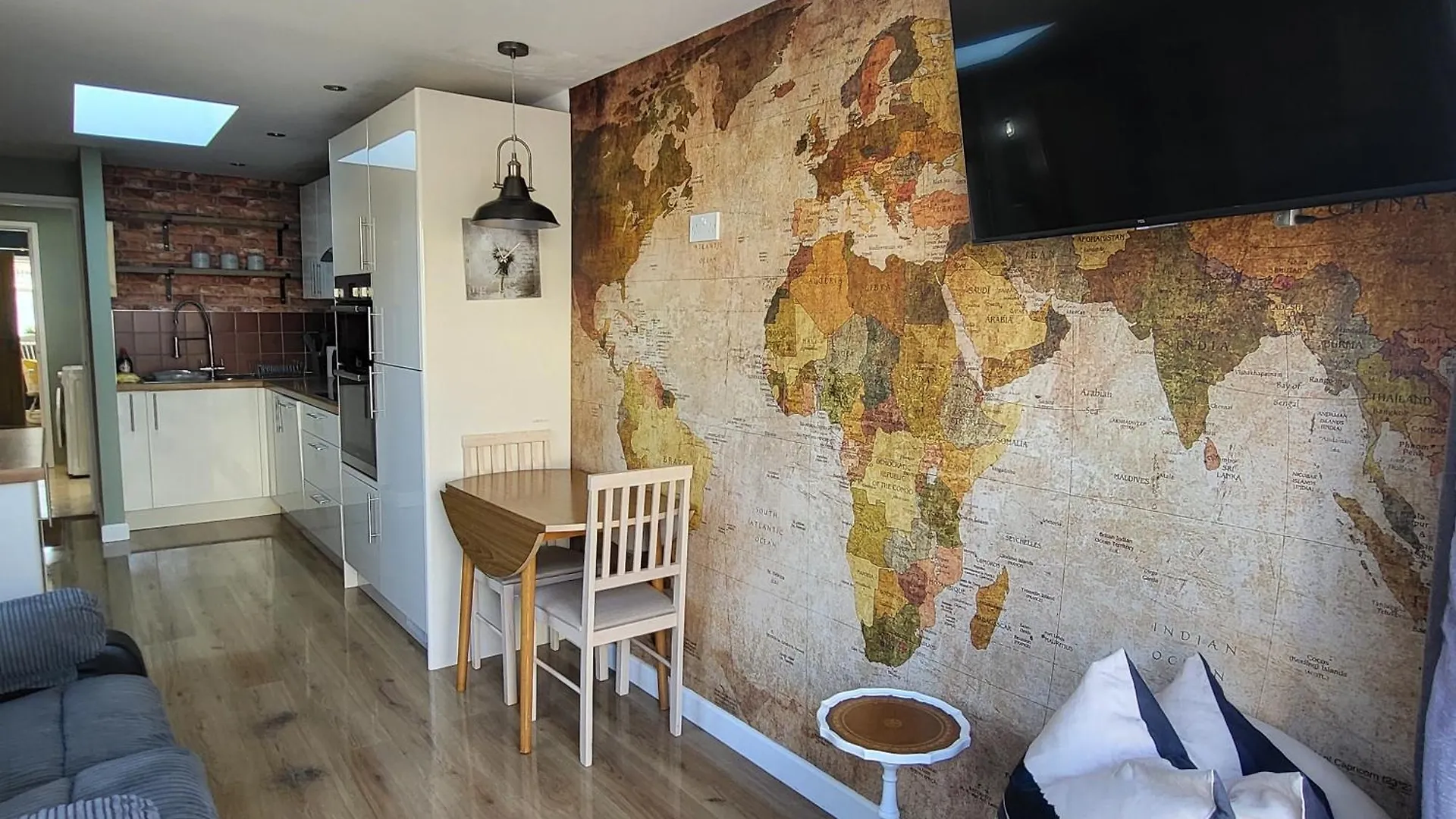 Modern One-Bed Flat With Patio Apartment Bournemouth